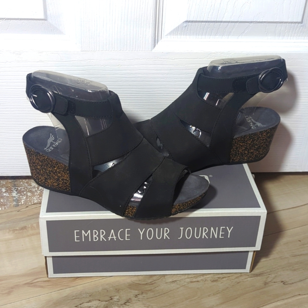 Brand new NIB Dansko Sera black nubuck